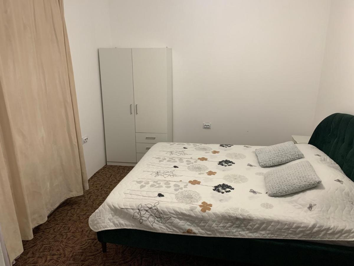 Luxury Accommodation Republicii Брашов Экстерьер фото